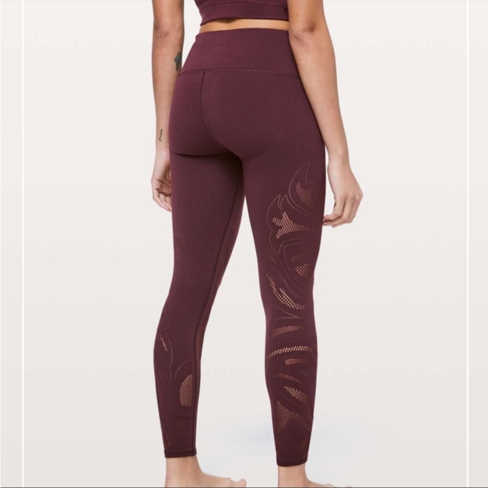 Lululemon leggings size 6 reveal en avante tight in color dark adobe 26”